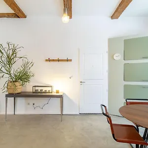 Chic Et Moderne , Marseille France